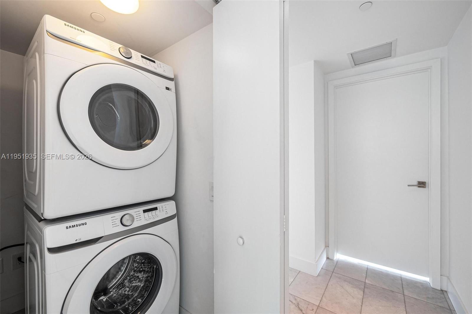 ONE PARAISO CONDO - Residential