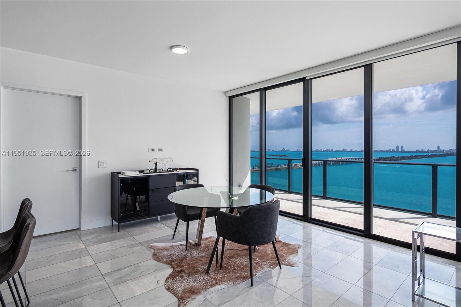 ONE PARAISO CONDO - Residential