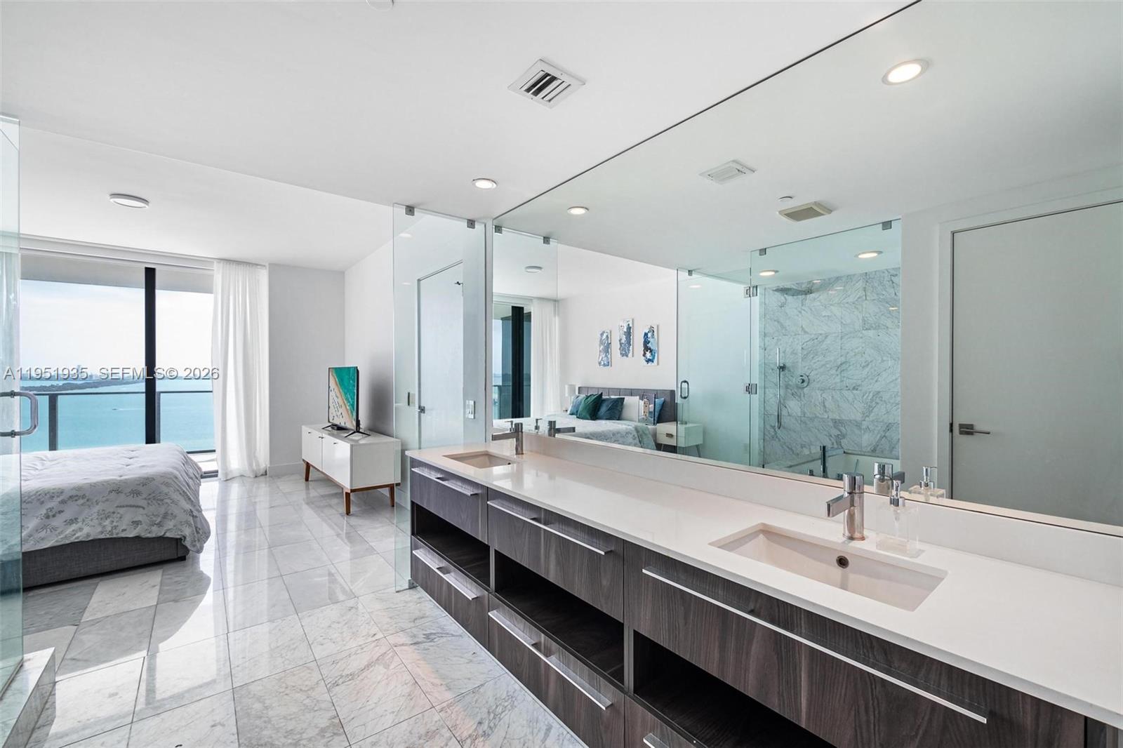 ONE PARAISO CONDO - Residential