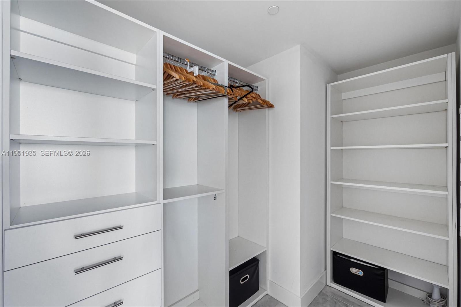 ONE PARAISO CONDO - Residential