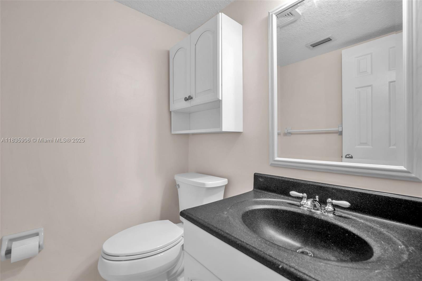 VILLA DEL VERDE CONDO - Residential Lease