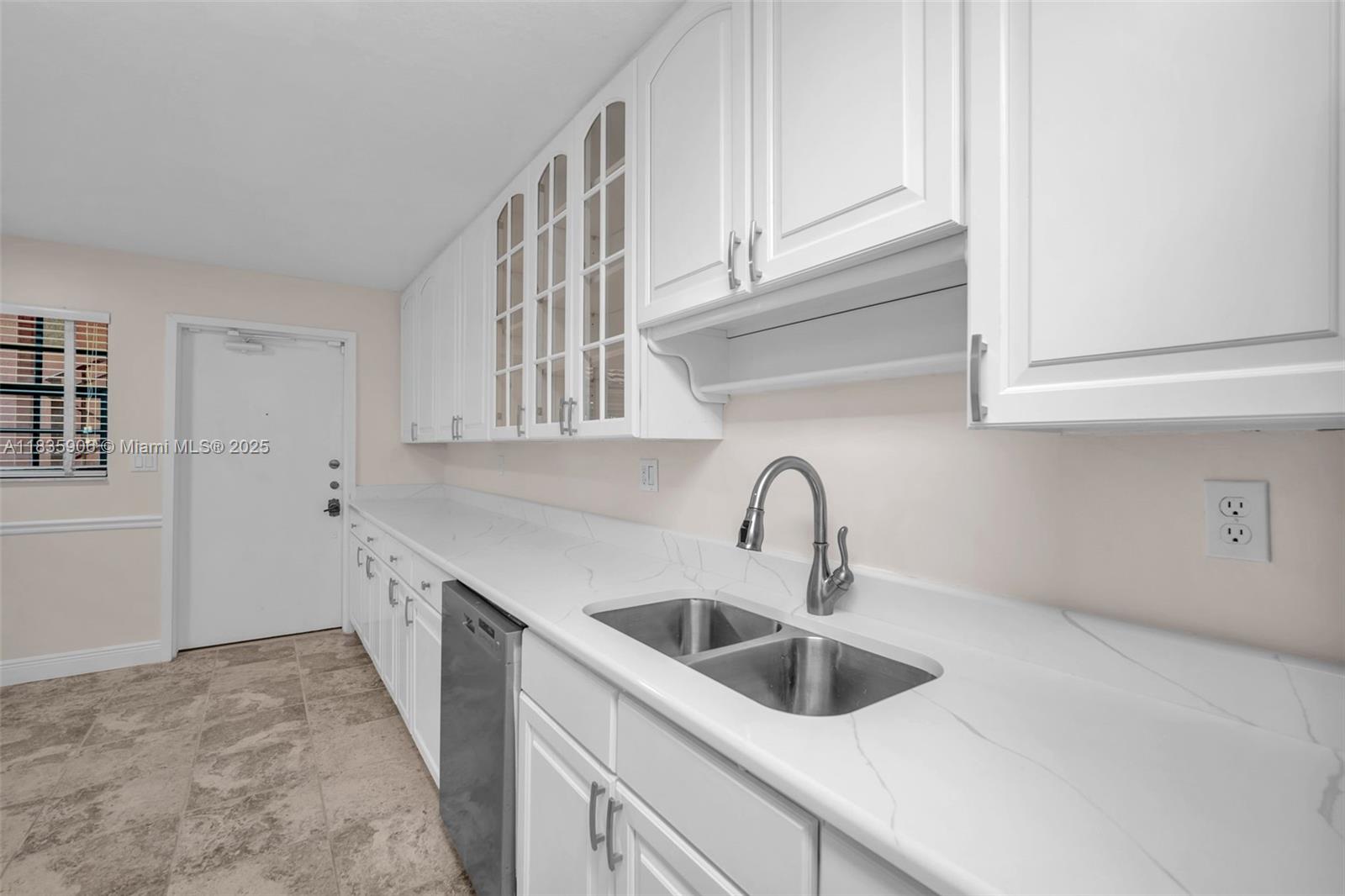 VILLA DEL VERDE CONDO - Residential Lease