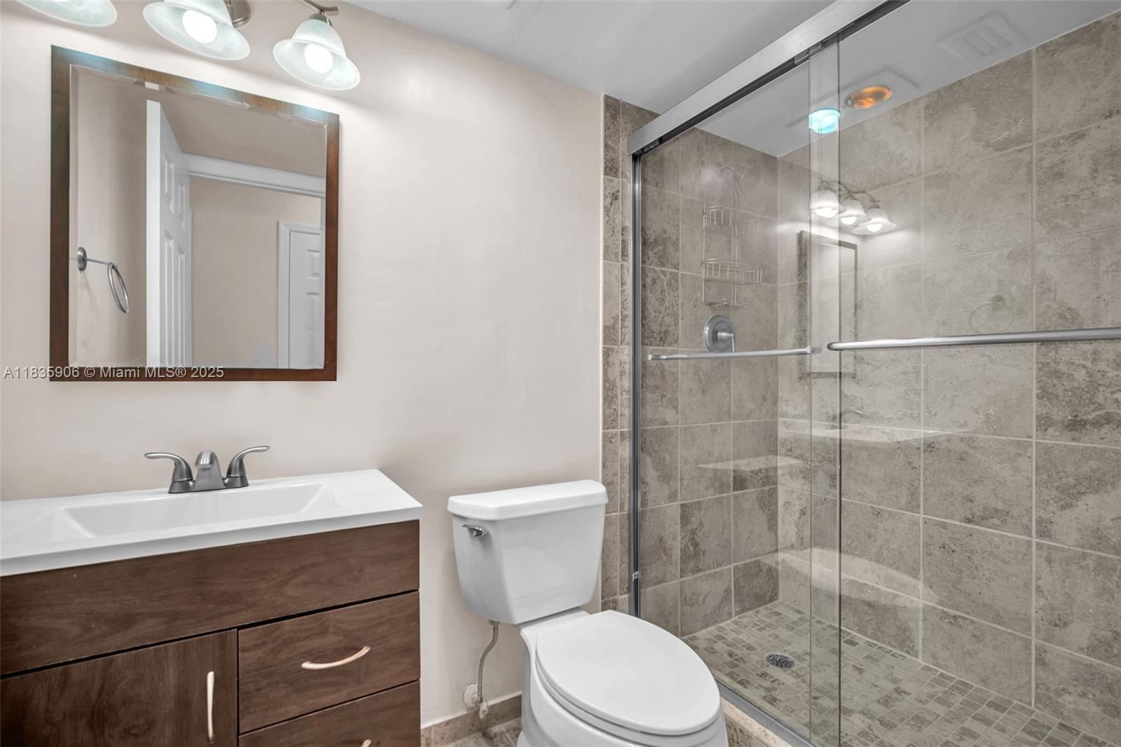 VILLA DEL VERDE CONDO - Residential Lease