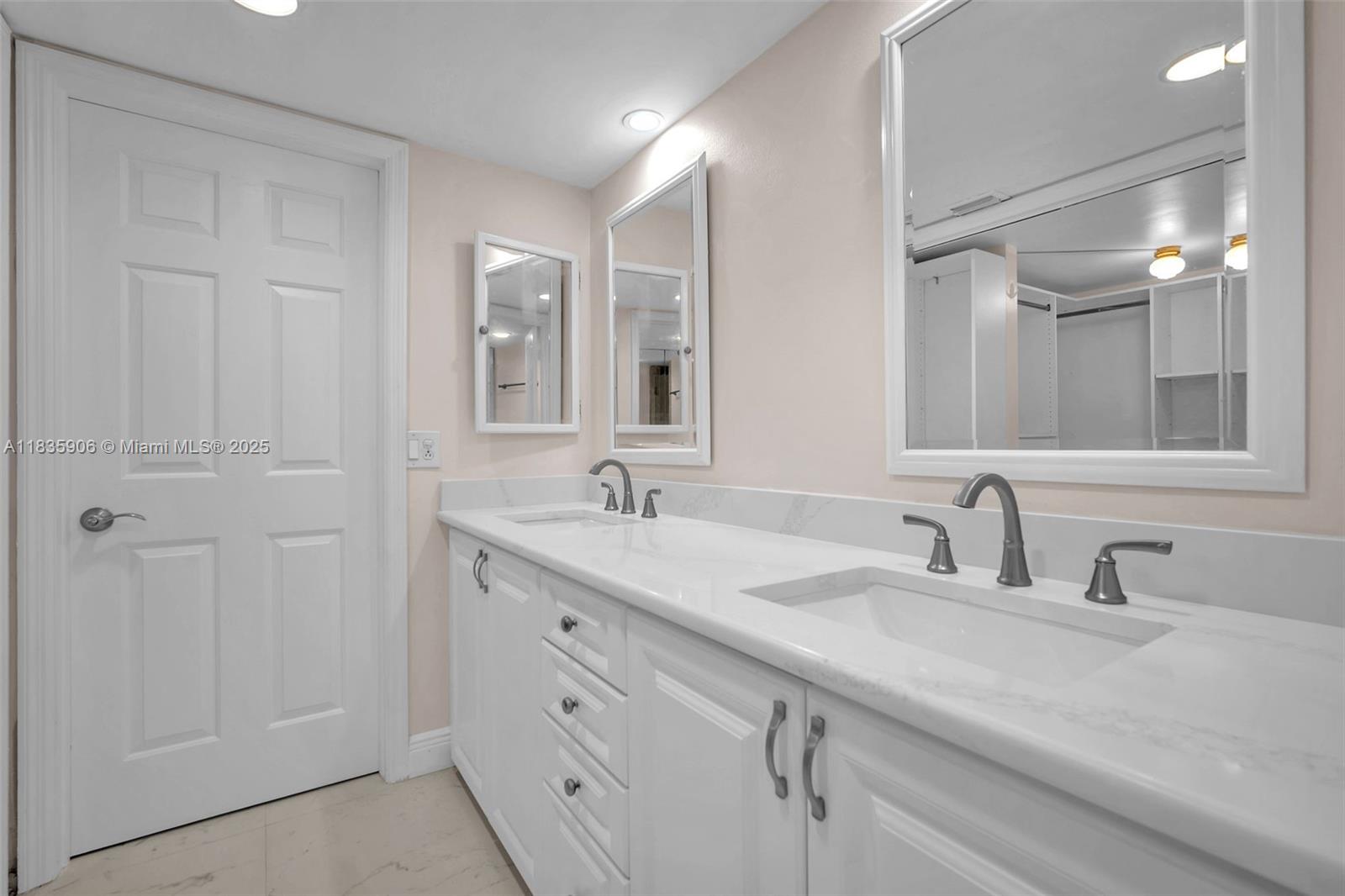 VILLA DEL VERDE CONDO - Residential Lease