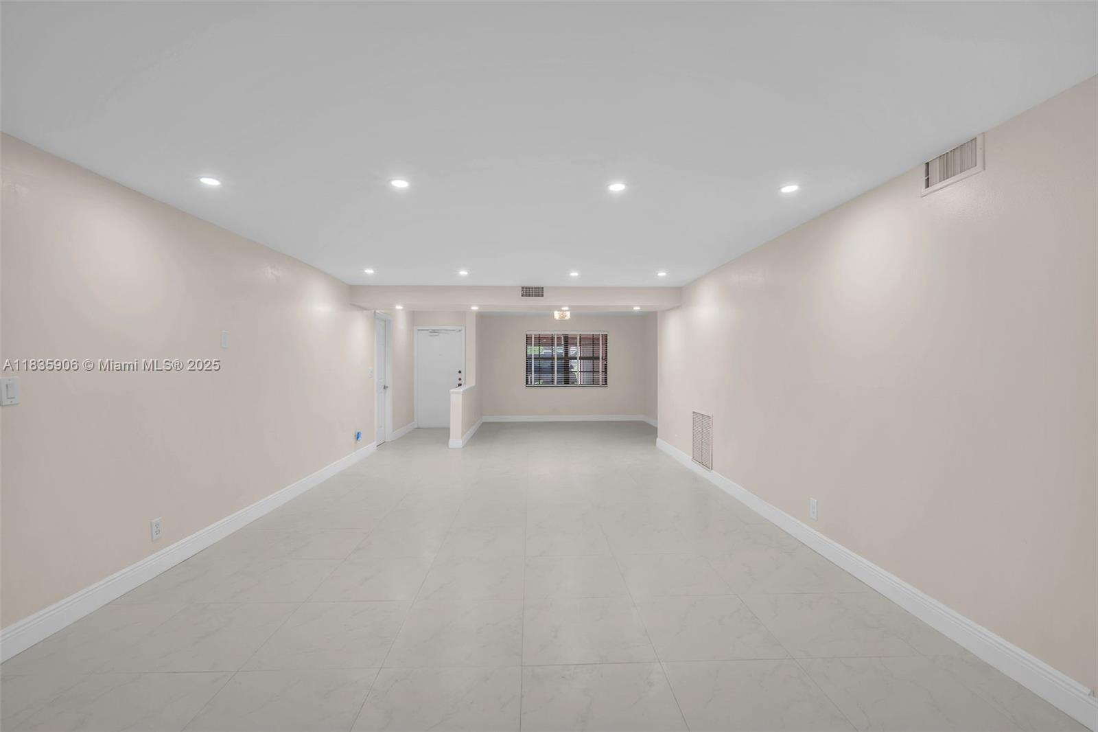 VILLA DEL VERDE CONDO - Residential Lease