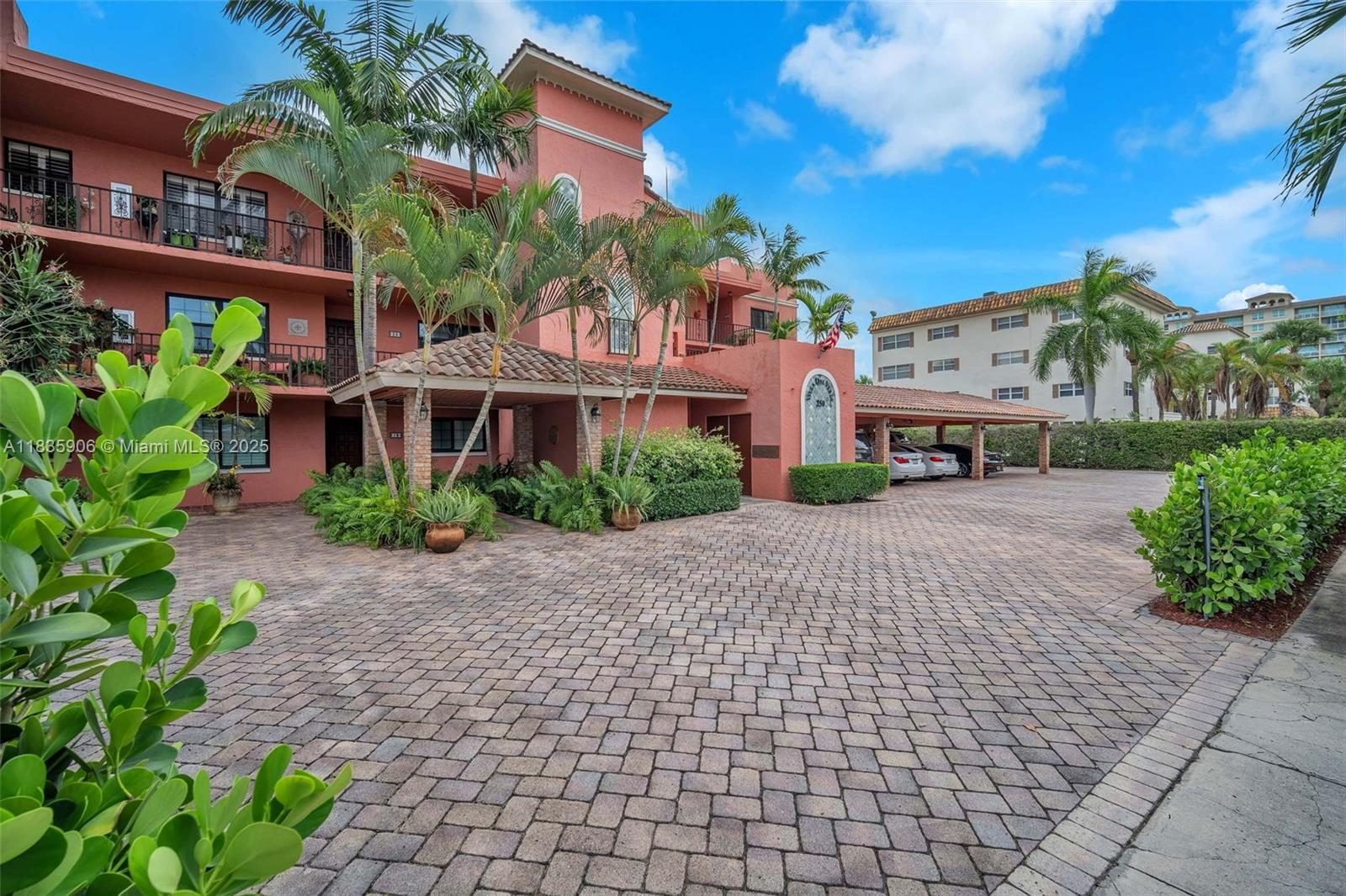 VILLA DEL VERDE CONDO - Residential Lease