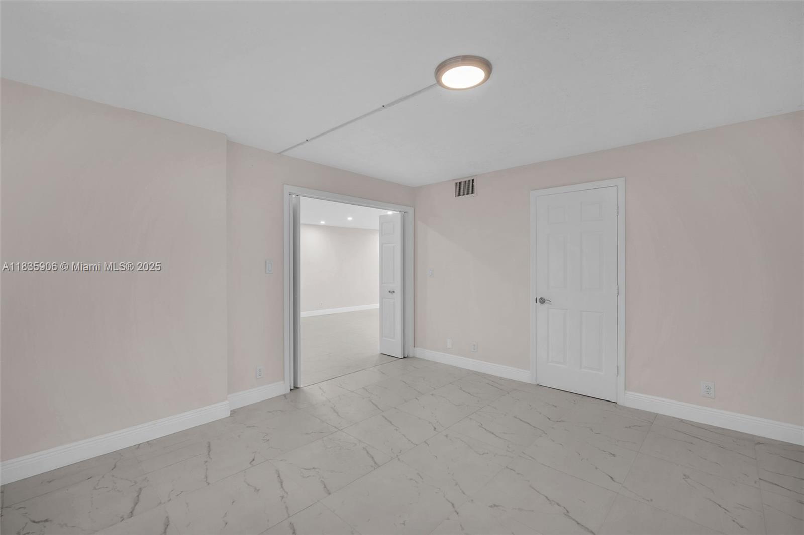 VILLA DEL VERDE CONDO - Residential Lease