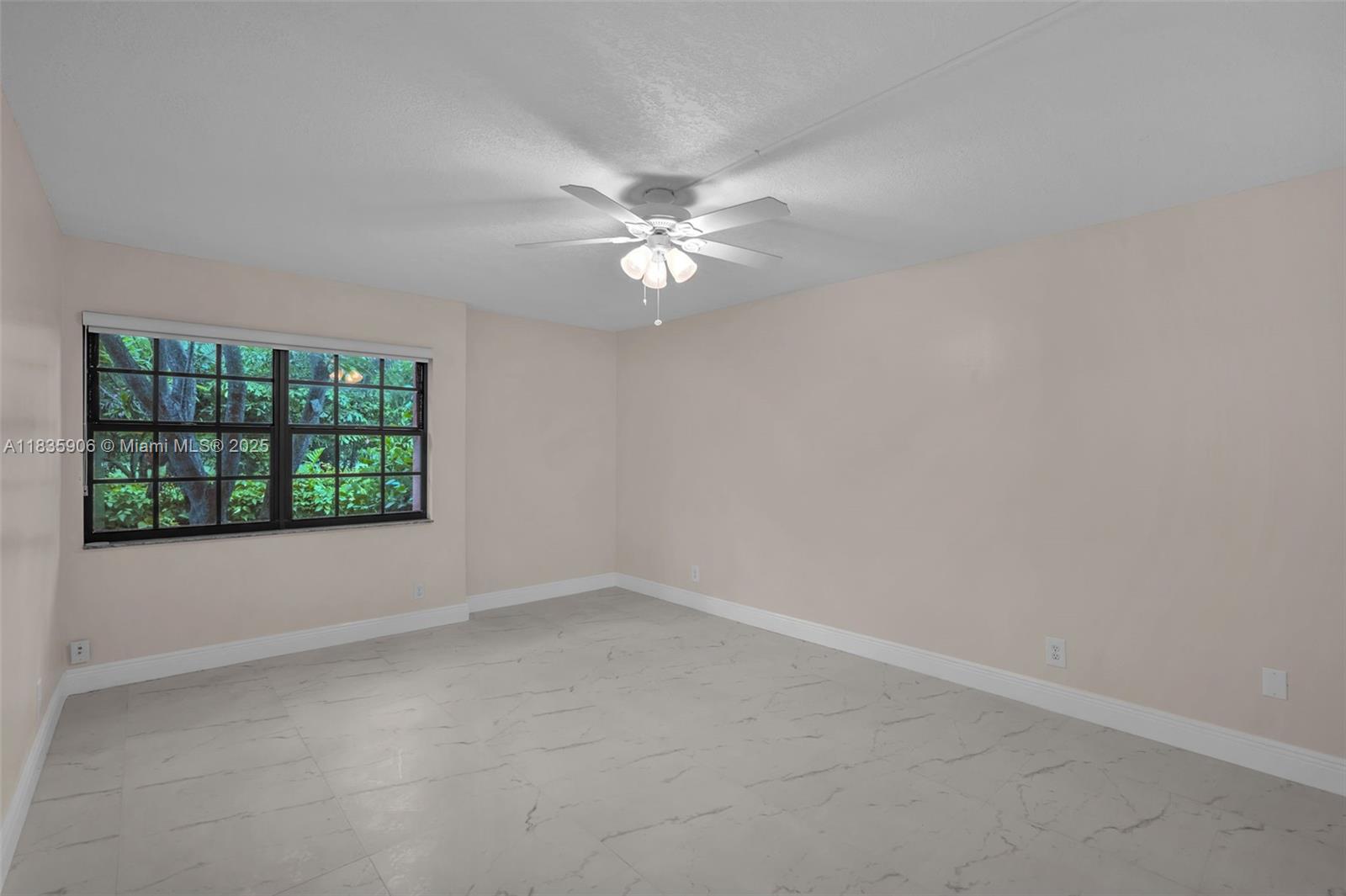 VILLA DEL VERDE CONDO - Residential Lease