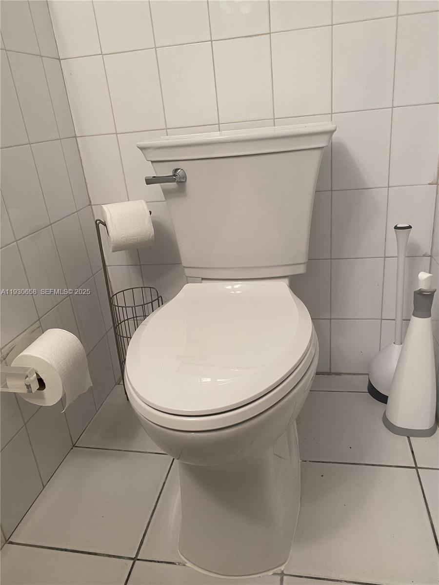 SURFSIDE VILLAS CONDO - Residential Lease