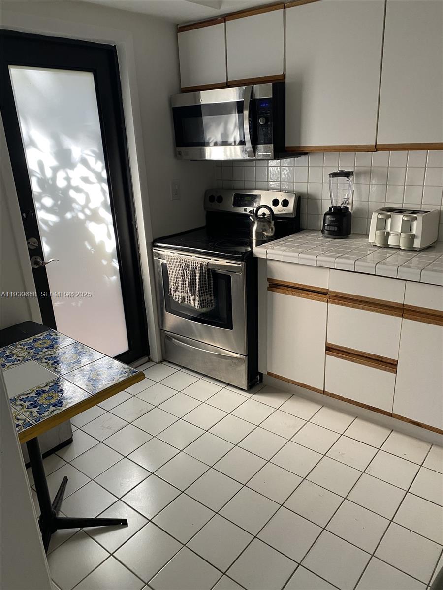 SURFSIDE VILLAS CONDO - Residential Lease