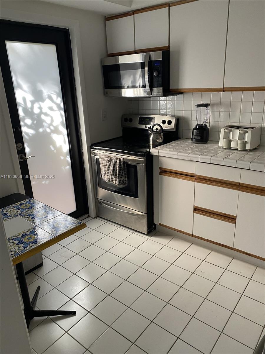 SURFSIDE VILLAS CONDO - Residential Lease