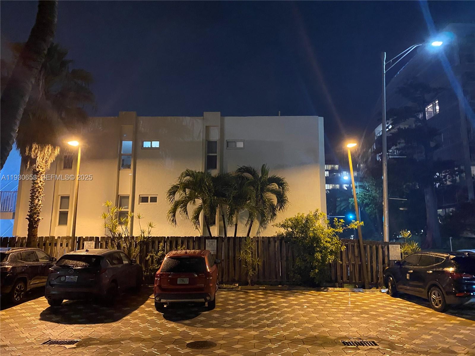 SURFSIDE VILLAS CONDO - Residential Lease