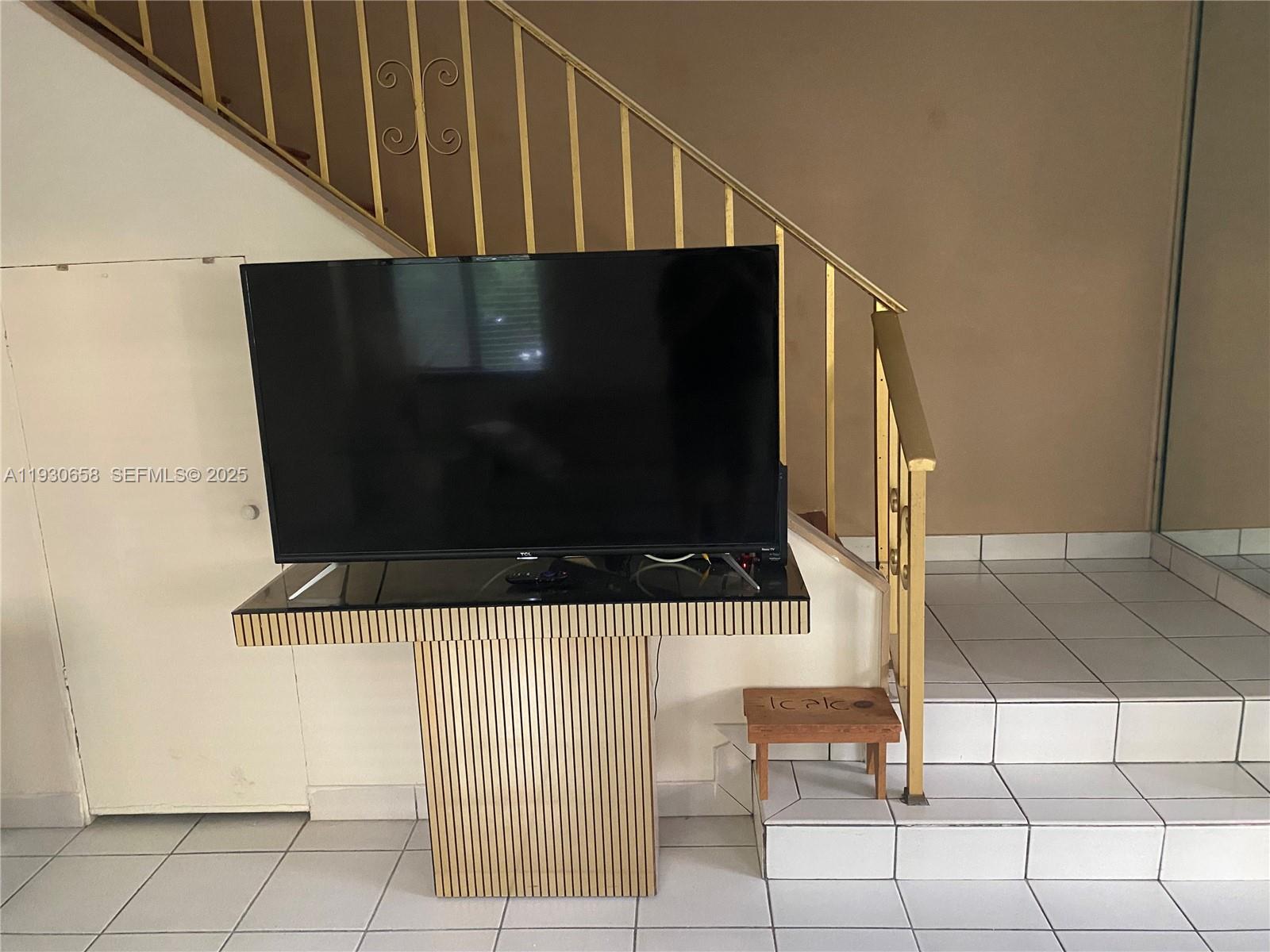 SURFSIDE VILLAS CONDO - Residential Lease