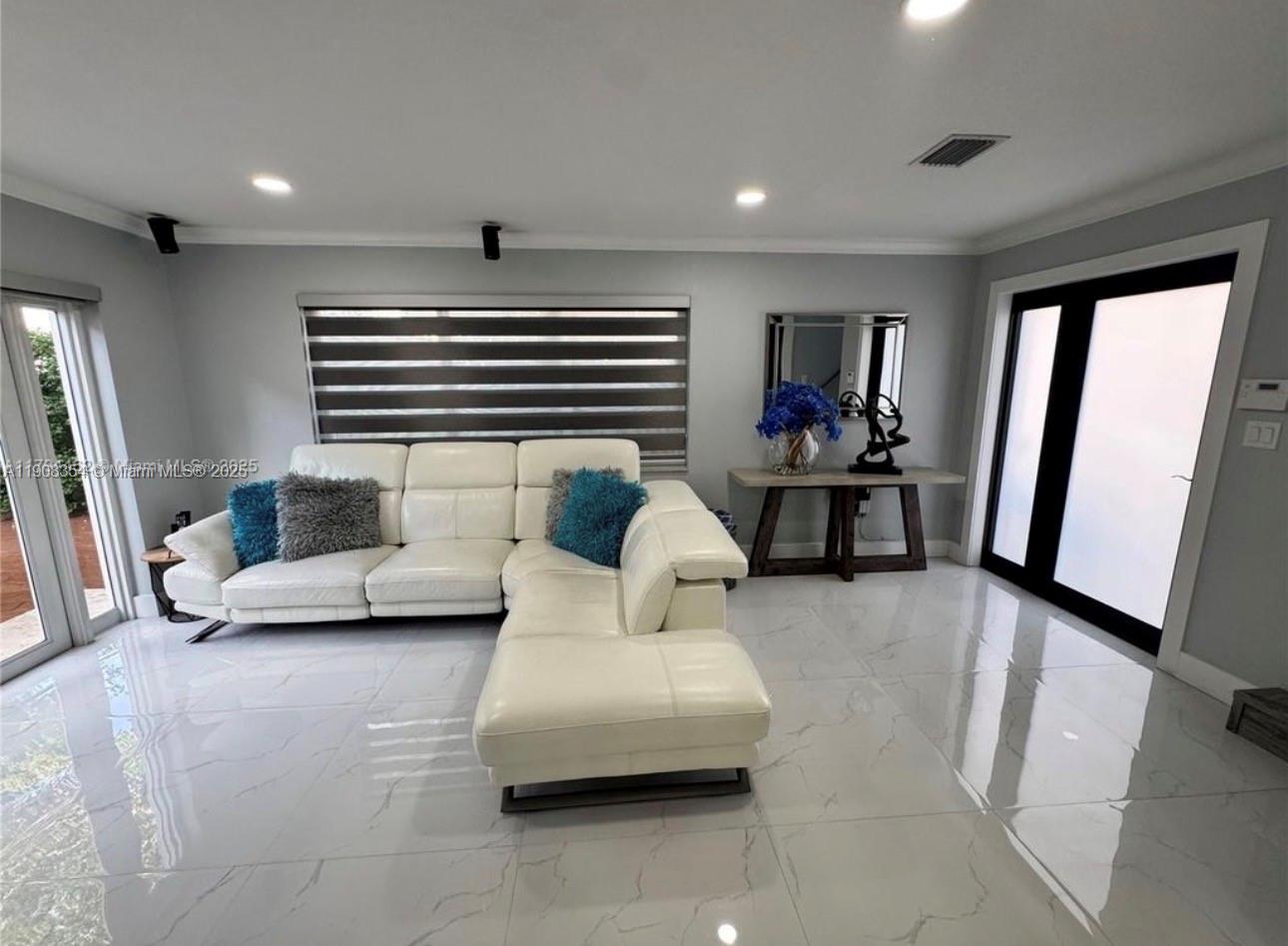 LAKE POINTE SEC 4 - Residential Lease