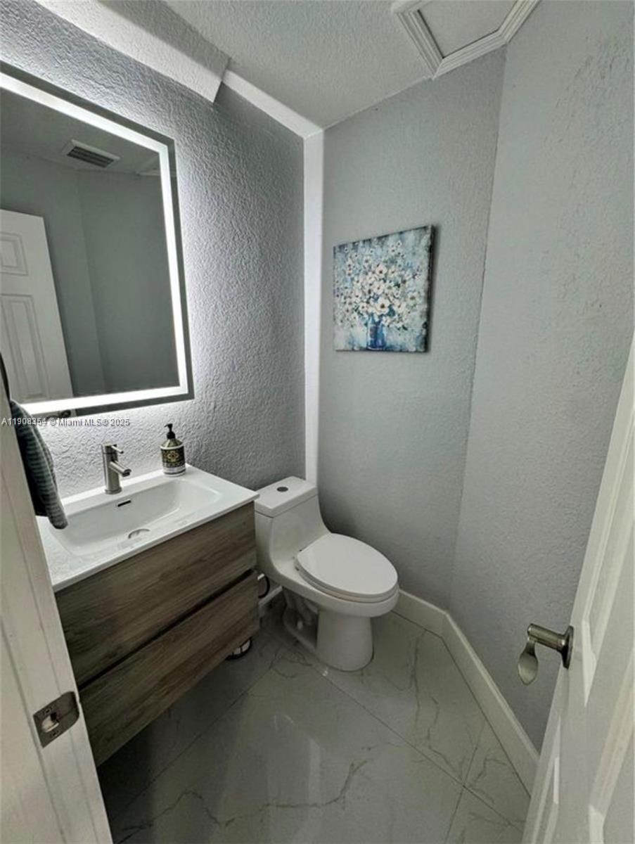 LAKE POINTE SEC 4 - Residential Lease