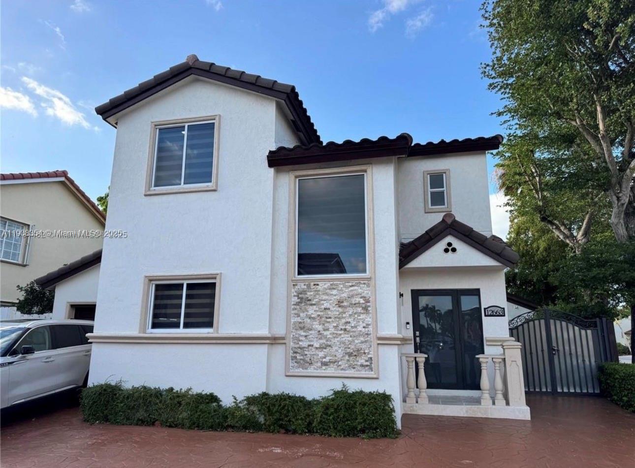 LAKE POINTE SEC 4 - Residential Lease