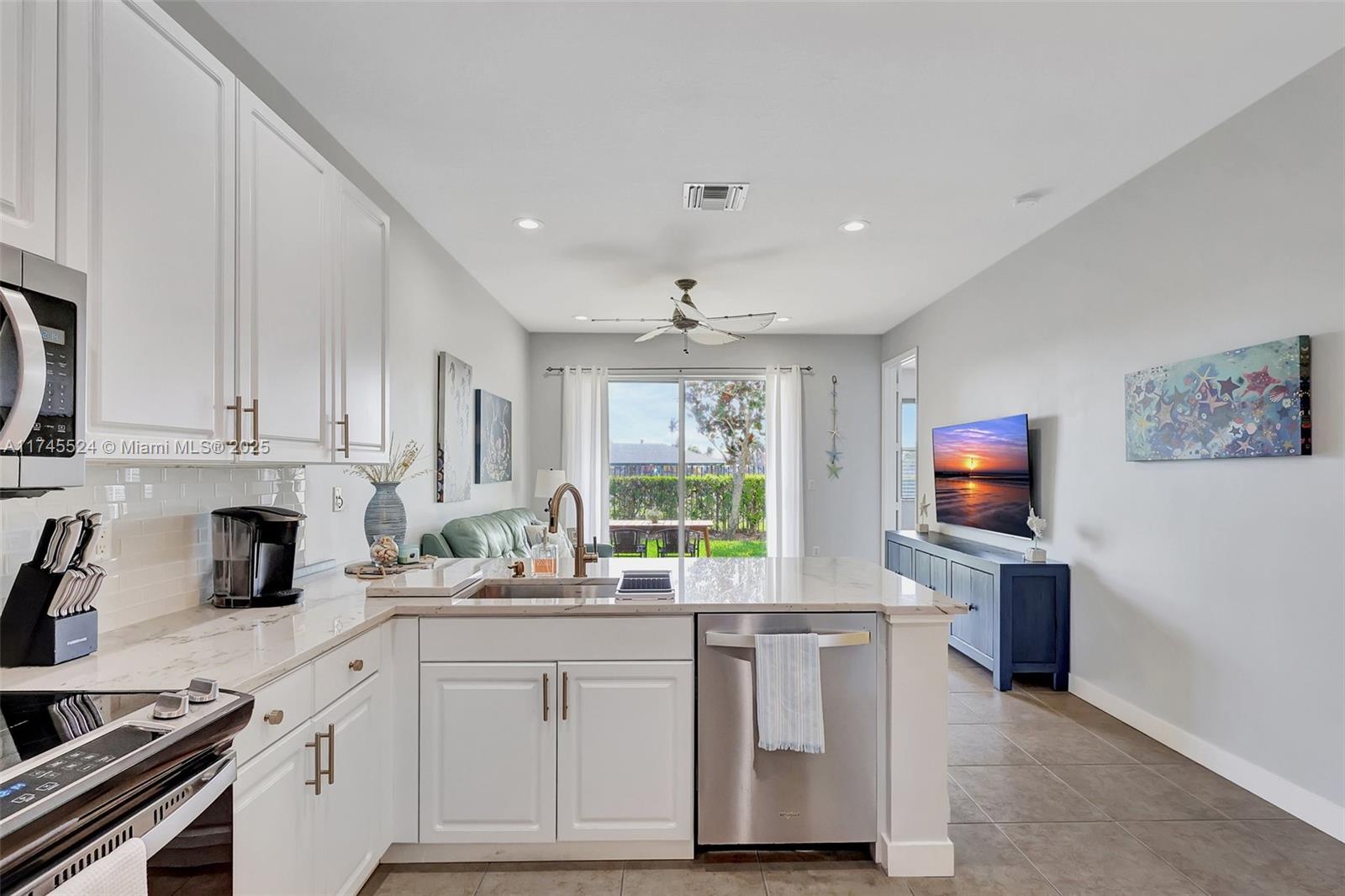 MARINER BAY - Residential Lease