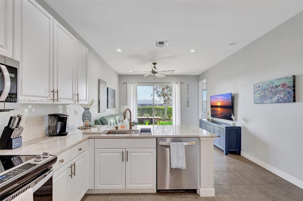 Photo of 1604 Mariner Bay Blvd #1604, Fort Pierce, FL 34949 (MLS # A11745524)