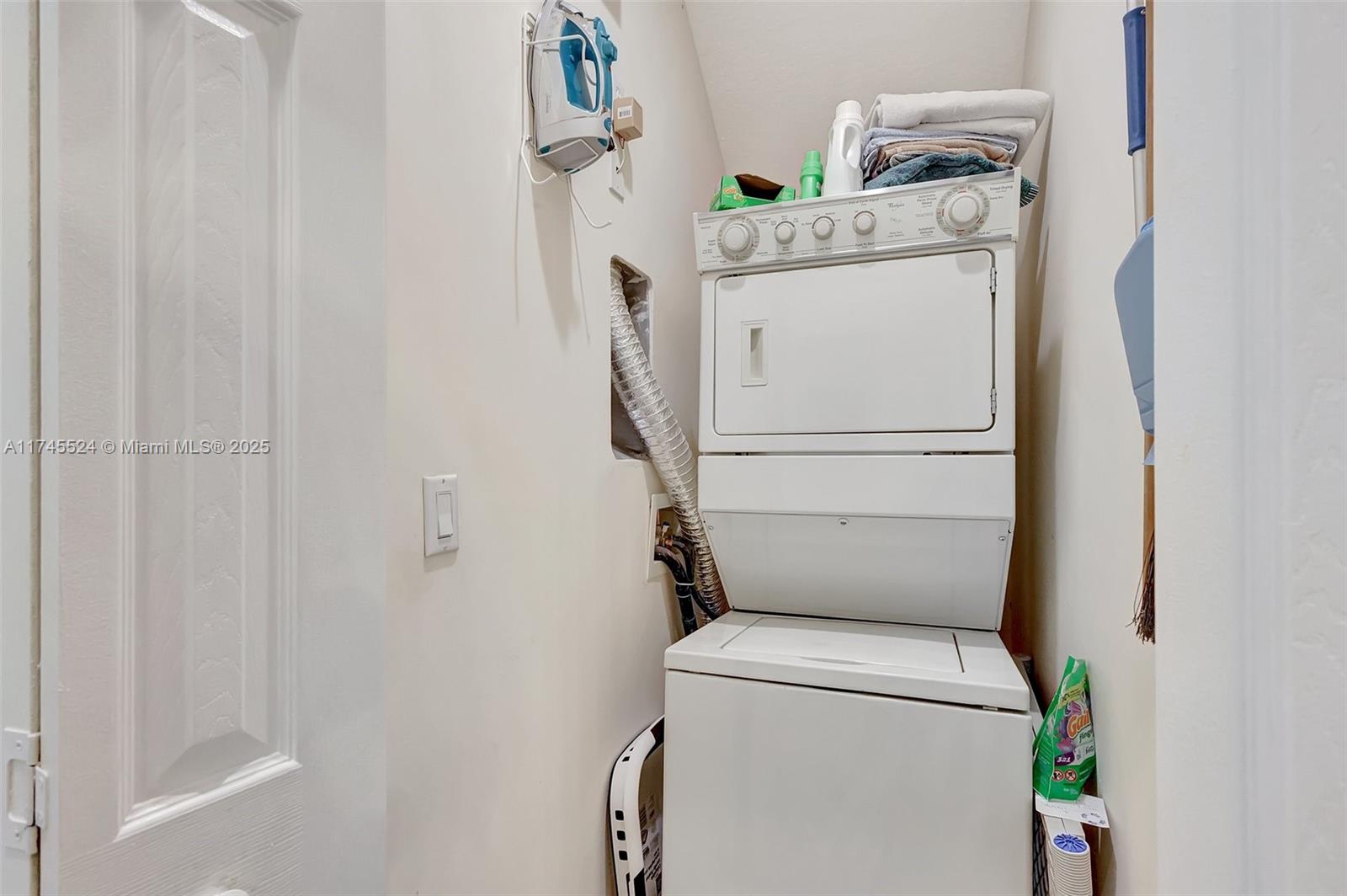 MARINER BAY - Residential Lease