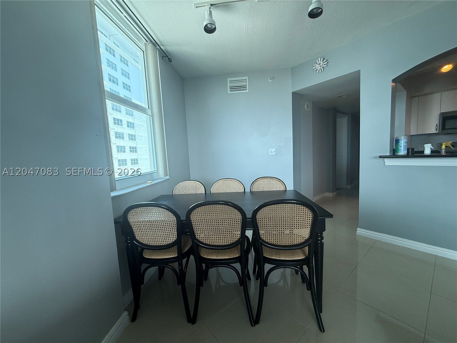 9201 Collins Ave 521