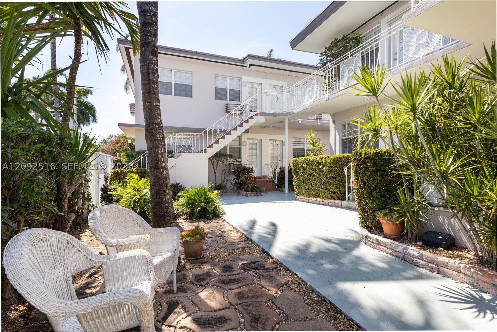 717 Espanola Way 207