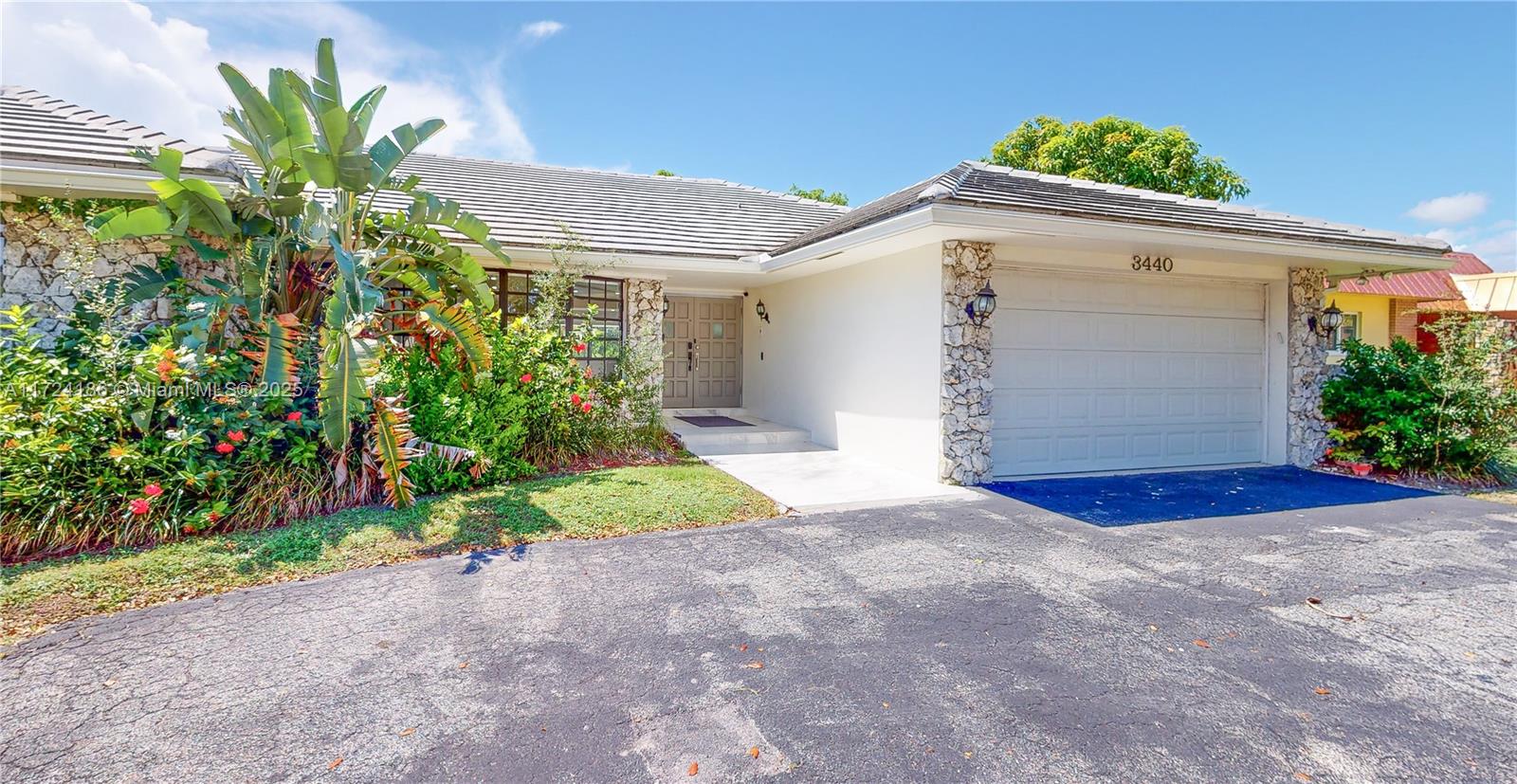 Property for Sale at 3440 N Park Rd, Hollywood, Broward County, Florida - Bedrooms: 6 
Bathrooms: 4  - $1,300,000