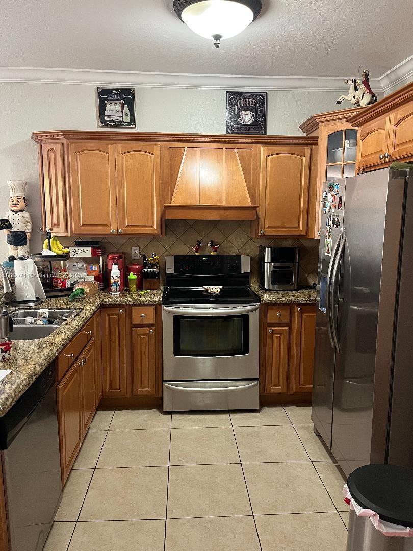2349 SW 148th Ct
