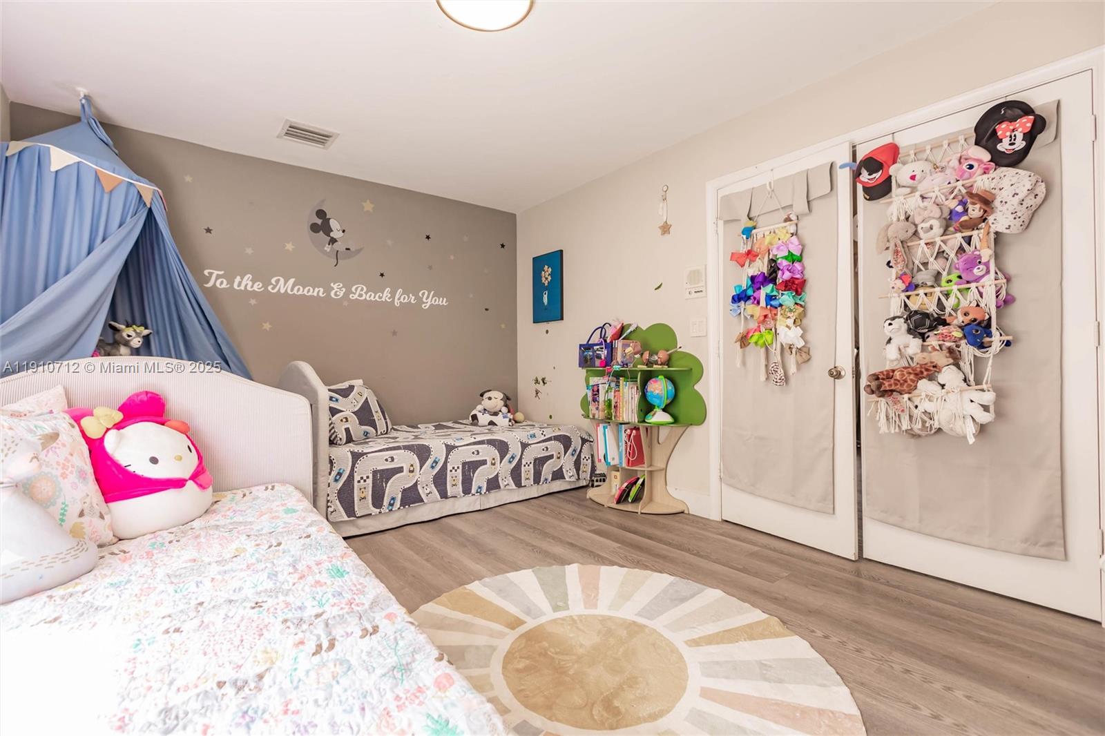 REPLAT OF COUNTRY LAKES - Residential