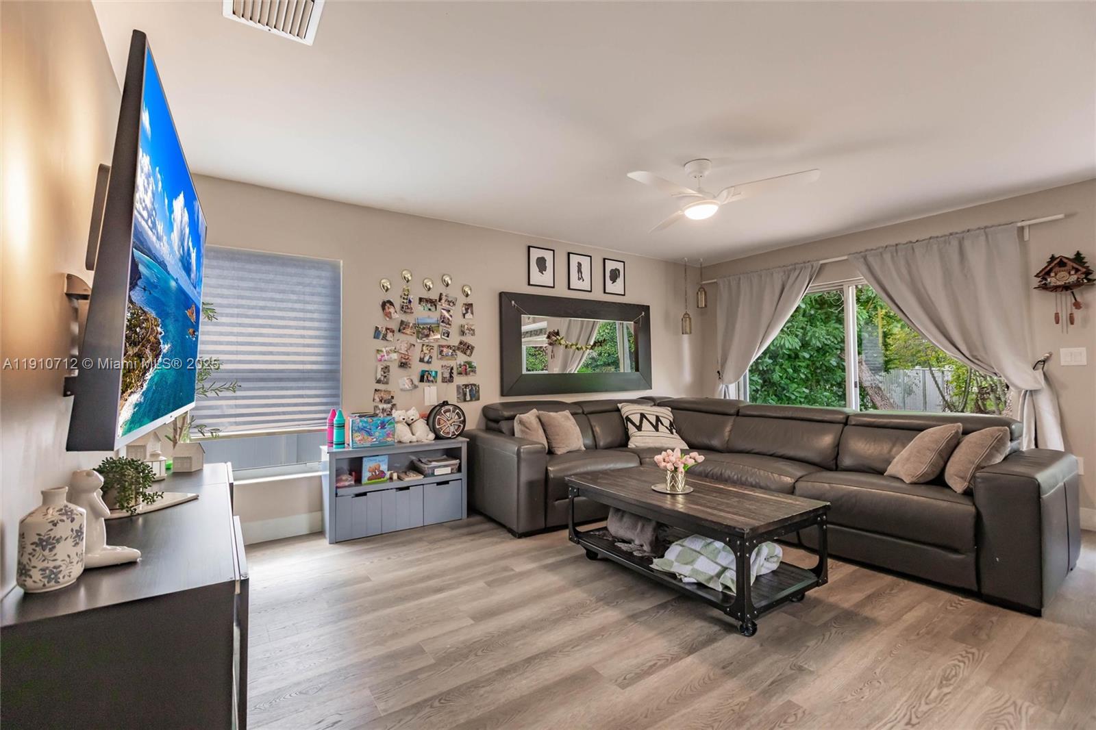 REPLAT OF COUNTRY LAKES - Residential