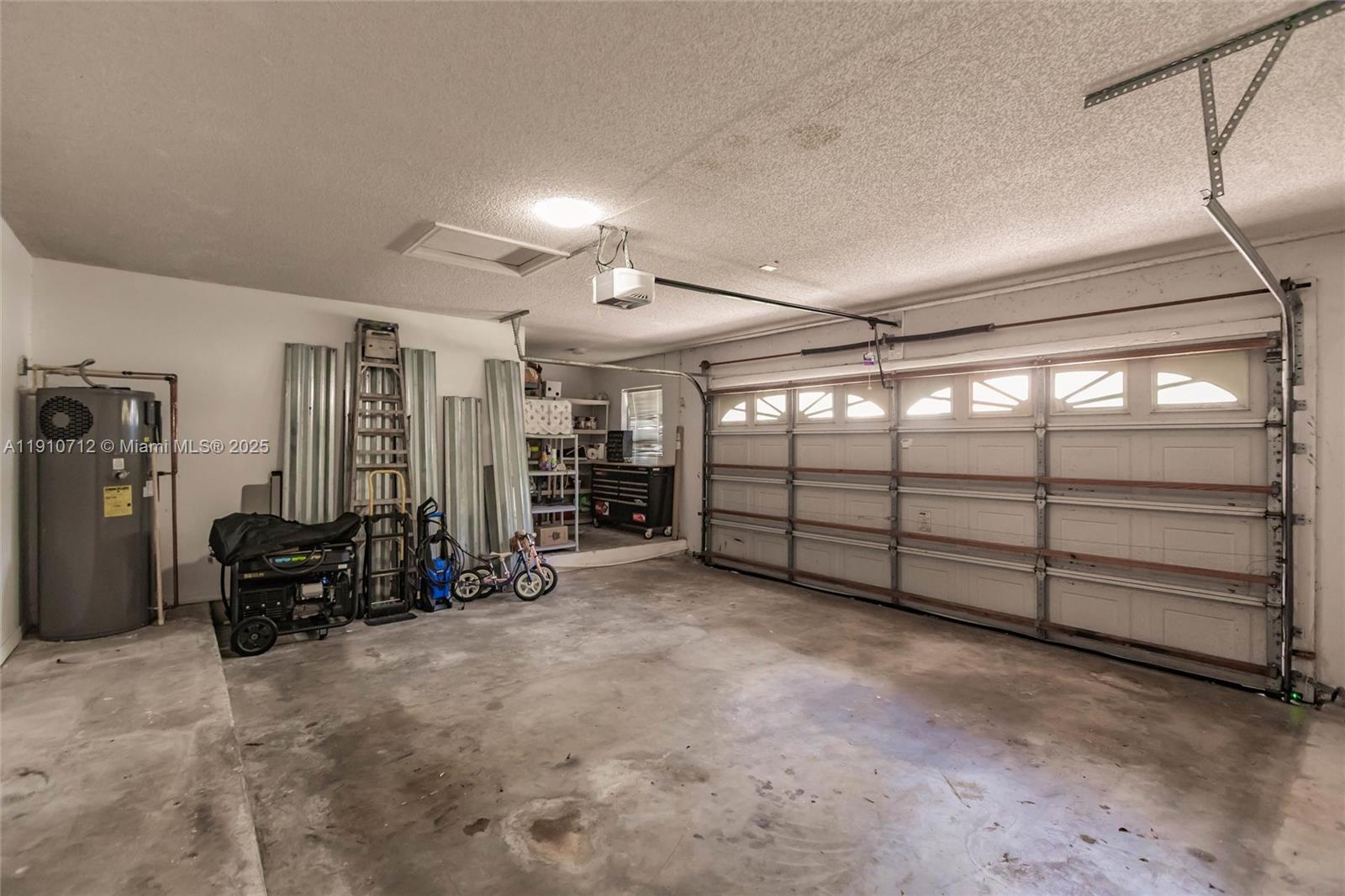 REPLAT OF COUNTRY LAKES - Residential