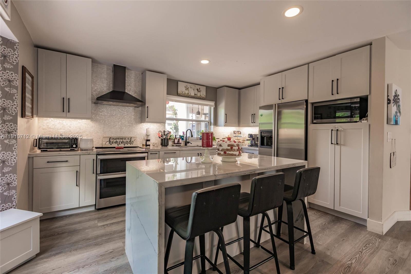 REPLAT OF COUNTRY LAKES - Residential