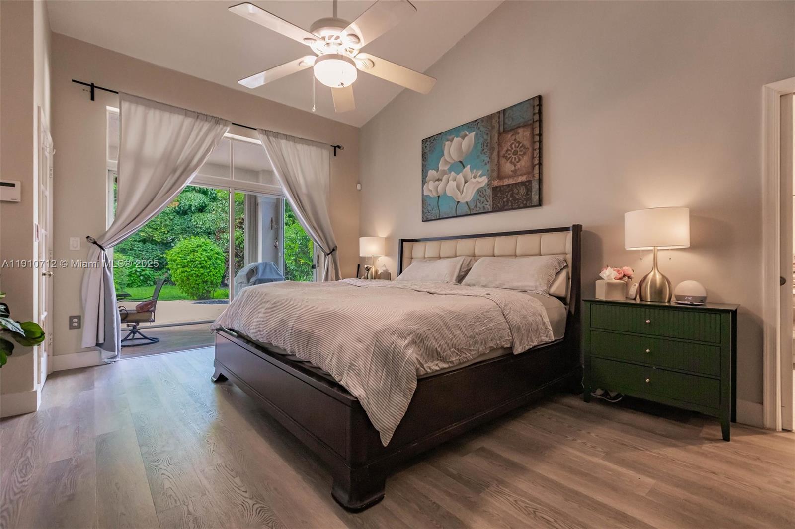 REPLAT OF COUNTRY LAKES - Residential