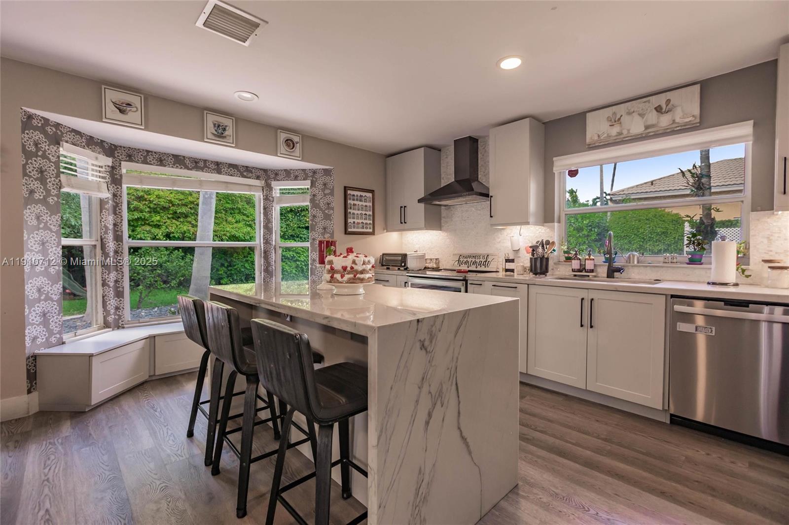 REPLAT OF COUNTRY LAKES - Residential