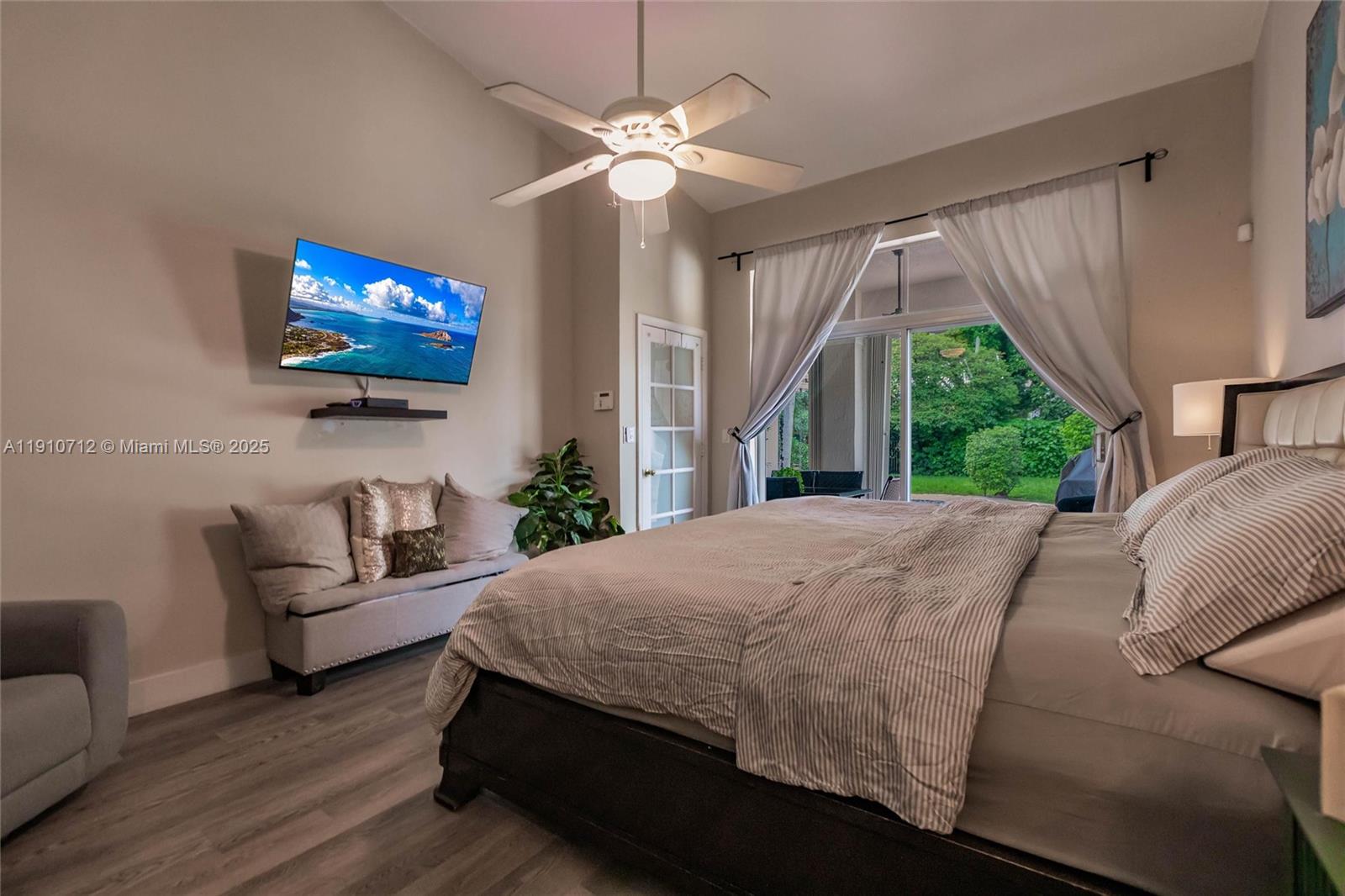 REPLAT OF COUNTRY LAKES - Residential