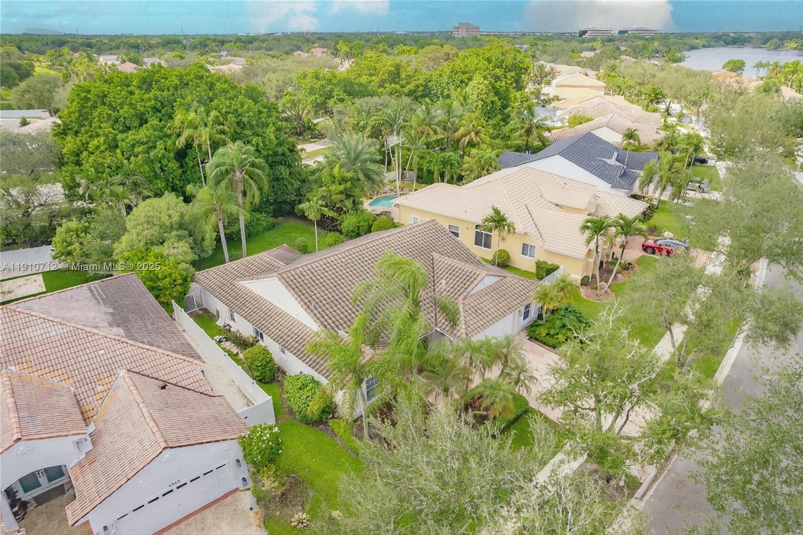 REPLAT OF COUNTRY LAKES - Residential