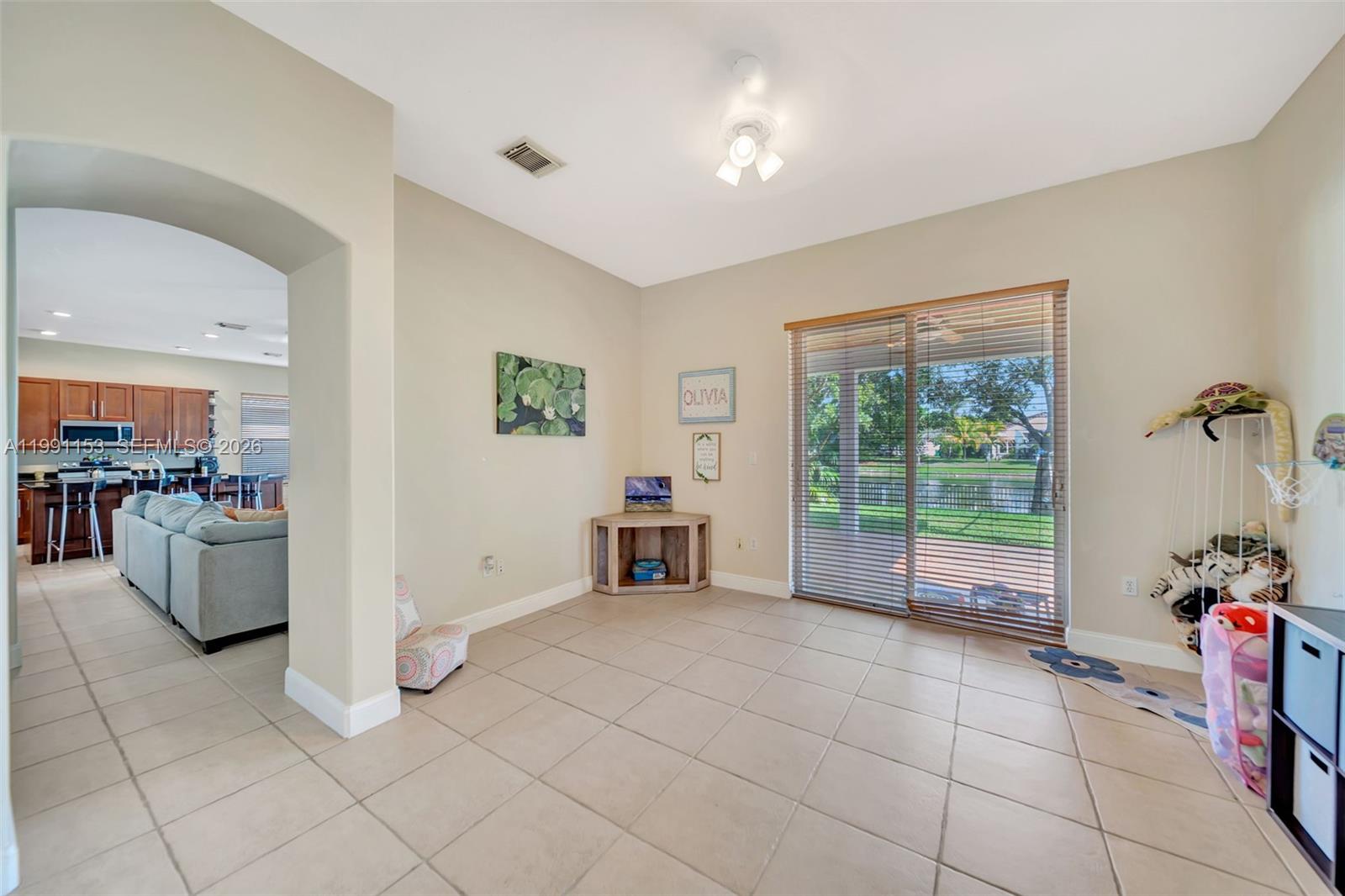 SUNSET LAKES PLAT TWO - Residential