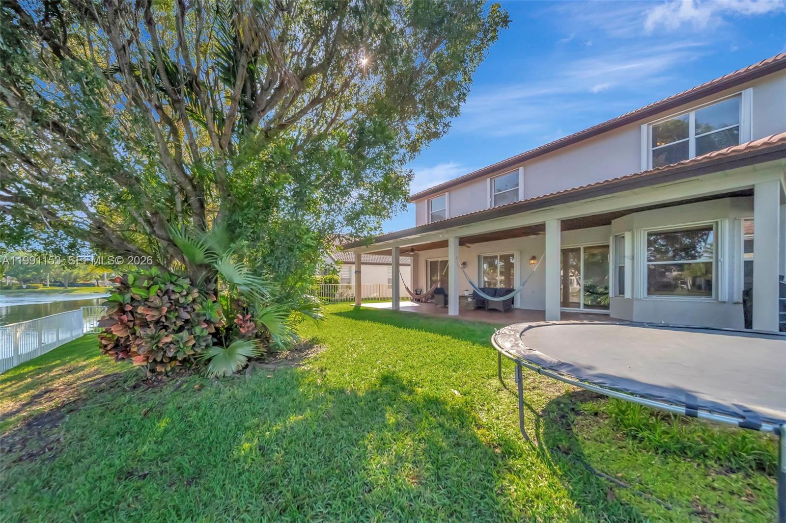 SUNSET LAKES PLAT TWO - Residential