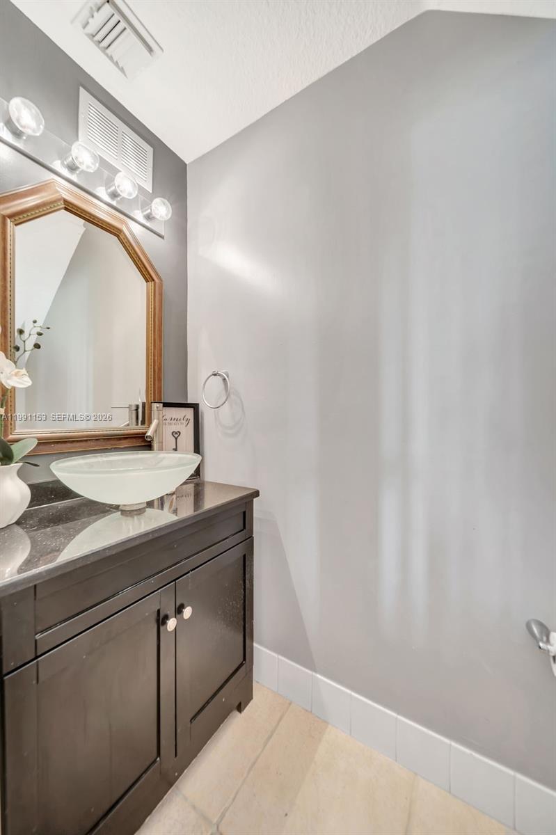 SUNSET LAKES PLAT TWO - Residential