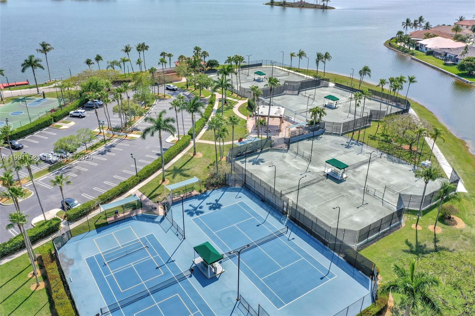 SUNSET LAKES PLAT TWO - Residential