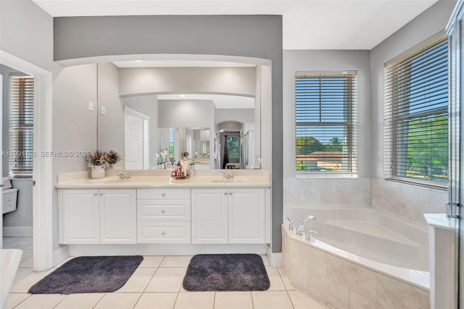 SUNSET LAKES PLAT TWO - Residential