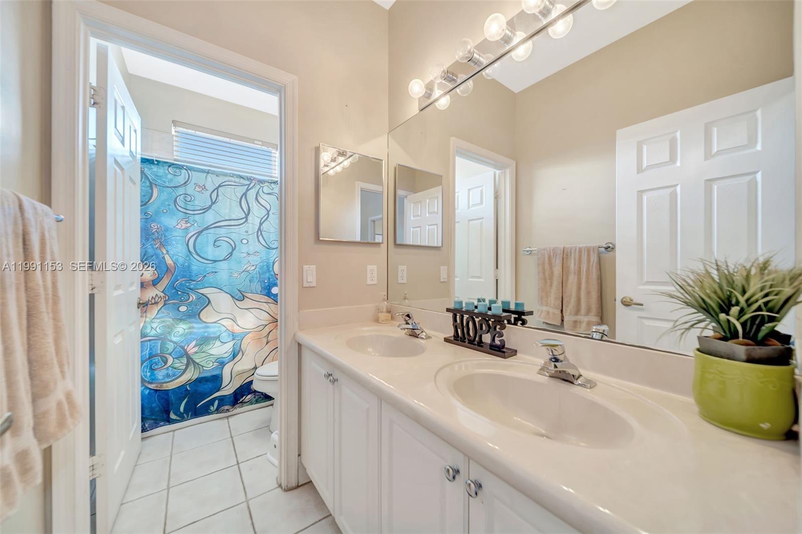 SUNSET LAKES PLAT TWO - Residential