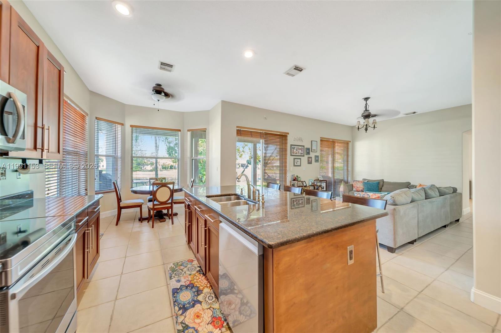 SUNSET LAKES PLAT TWO - Residential