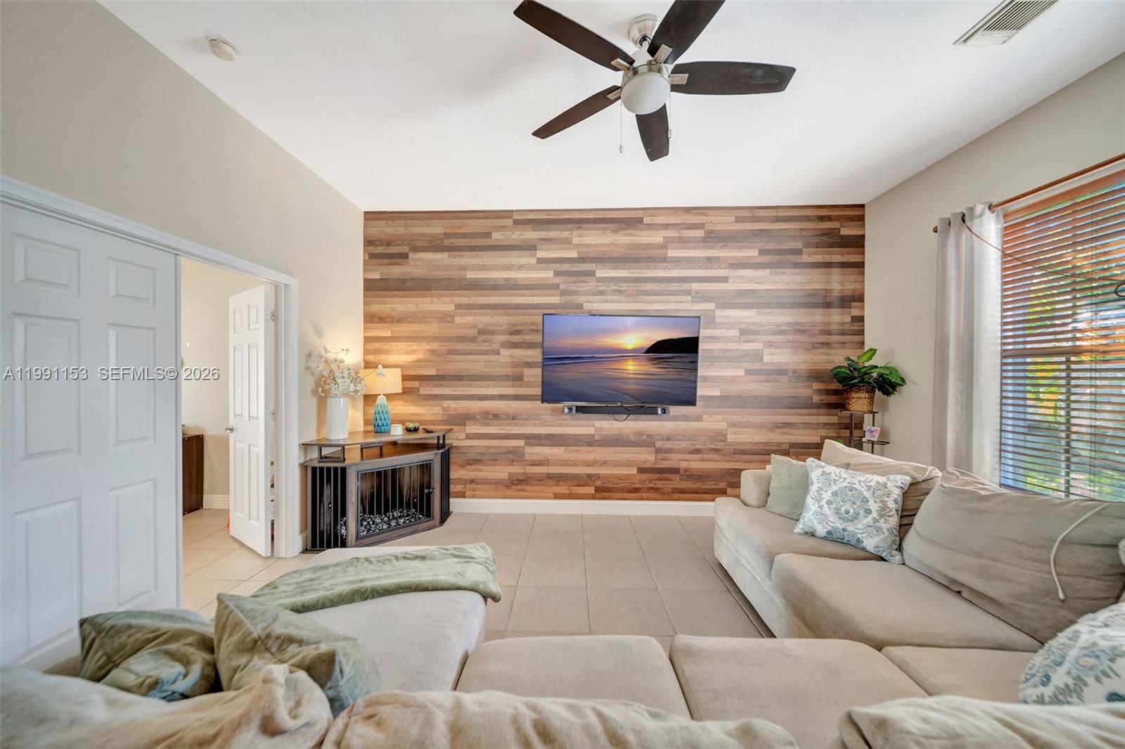 SUNSET LAKES PLAT TWO - Residential