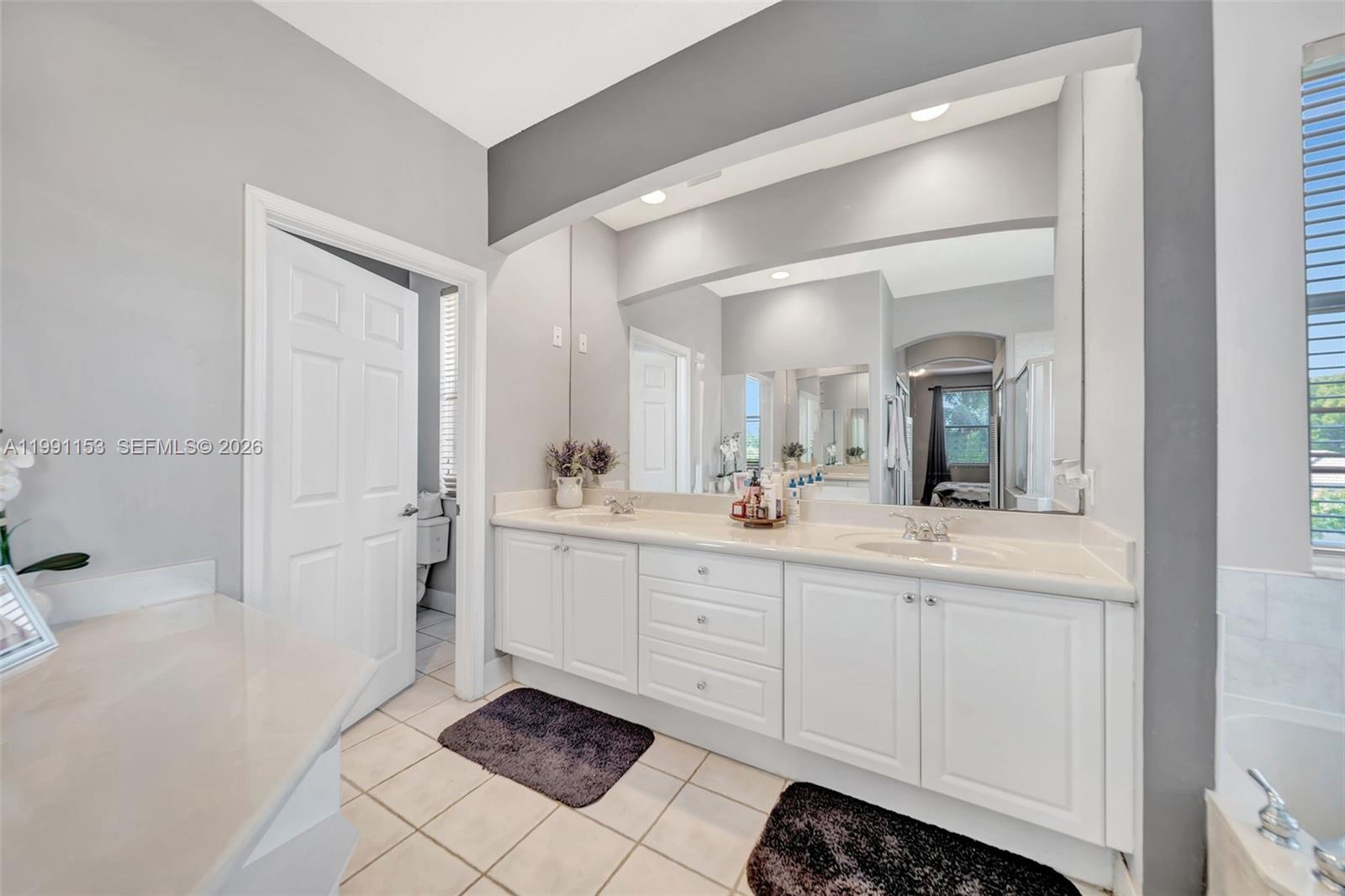 SUNSET LAKES PLAT TWO - Residential