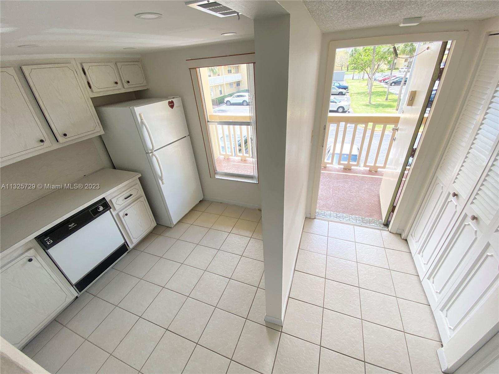 Photo 10 of 27 of 5940 NW 64th Ave 204 condo