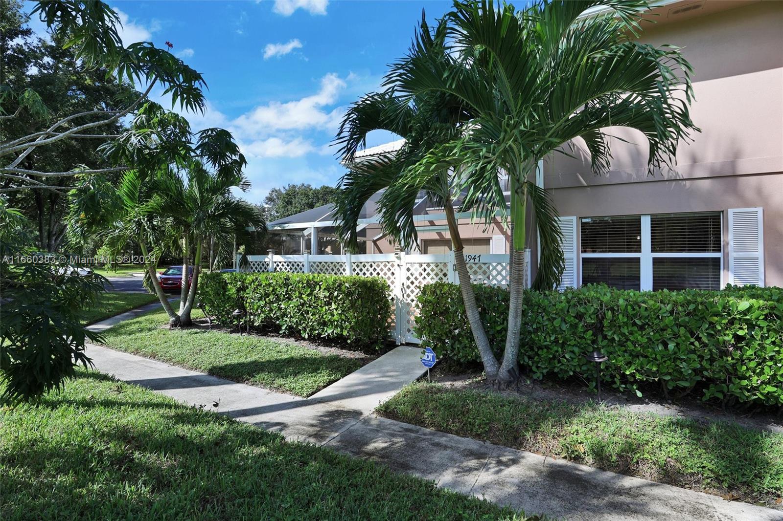 STAMFORD AT THE VILLAGES - Residential