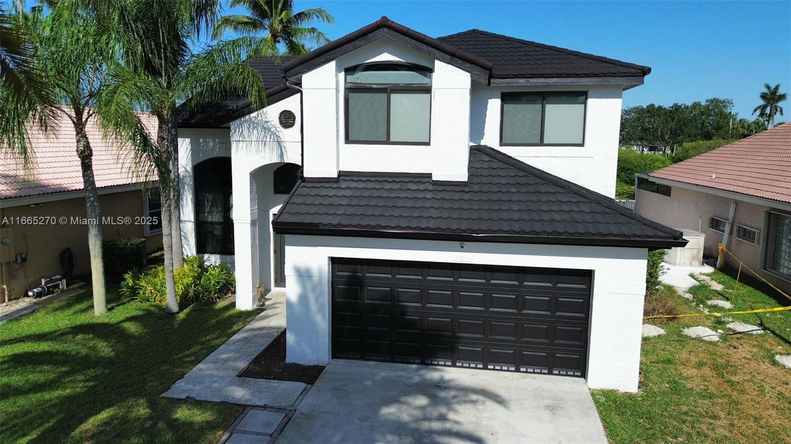 1211 Sw 178th Way, Pembroke Pines, Miami-Dade County, Florida - 4 Bedrooms  
3 Bathrooms - 