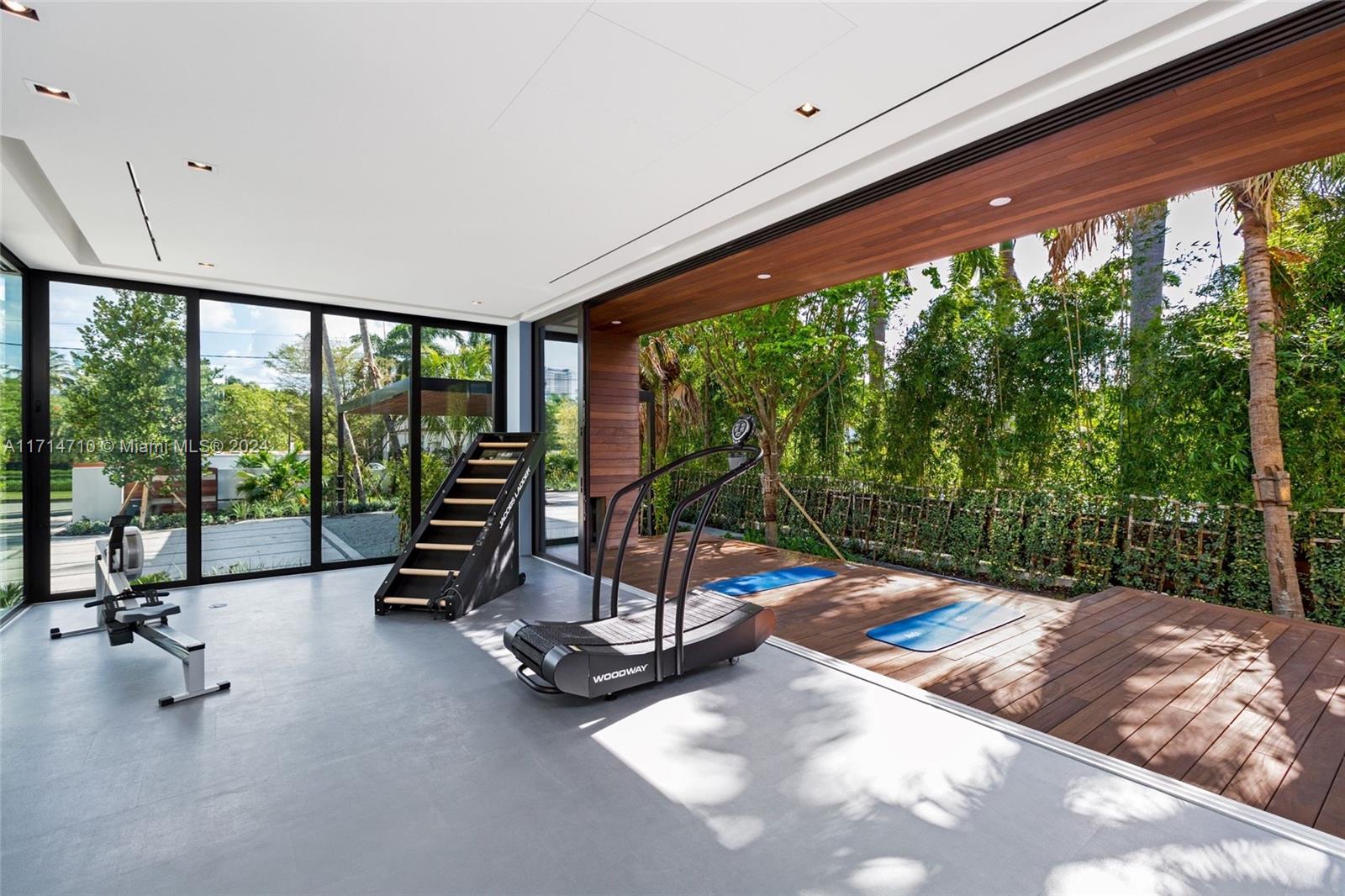 LA GORCE GOLF SUB - Residential