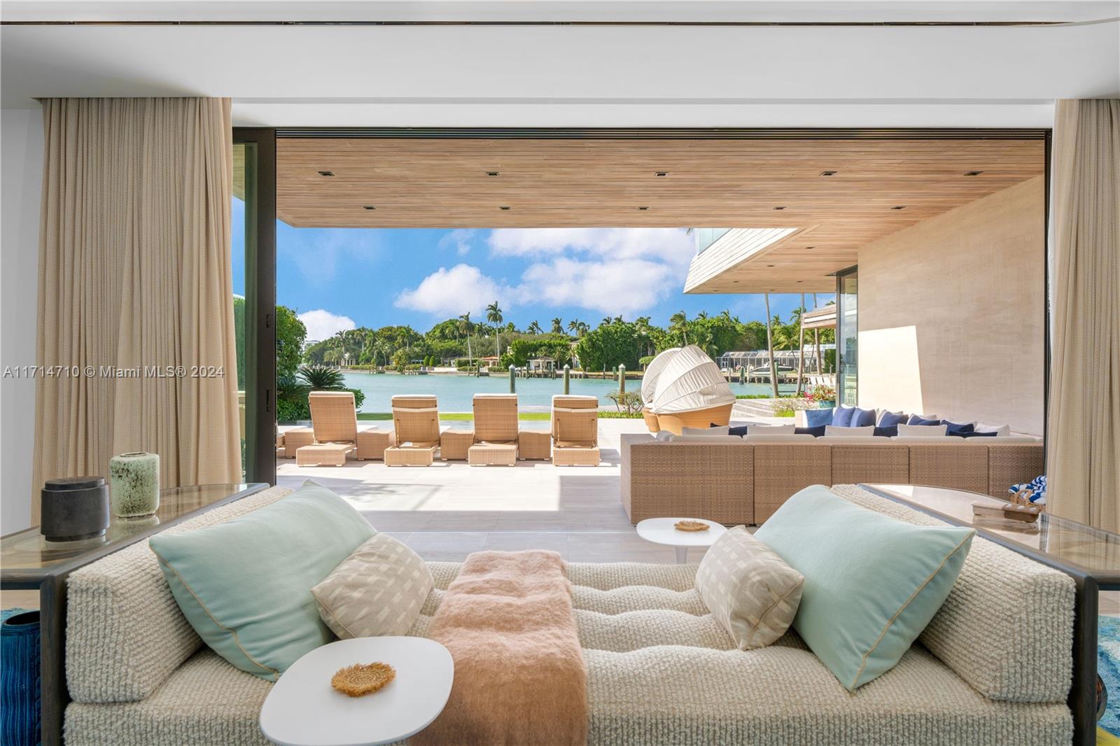 LA GORCE GOLF SUB - Residential