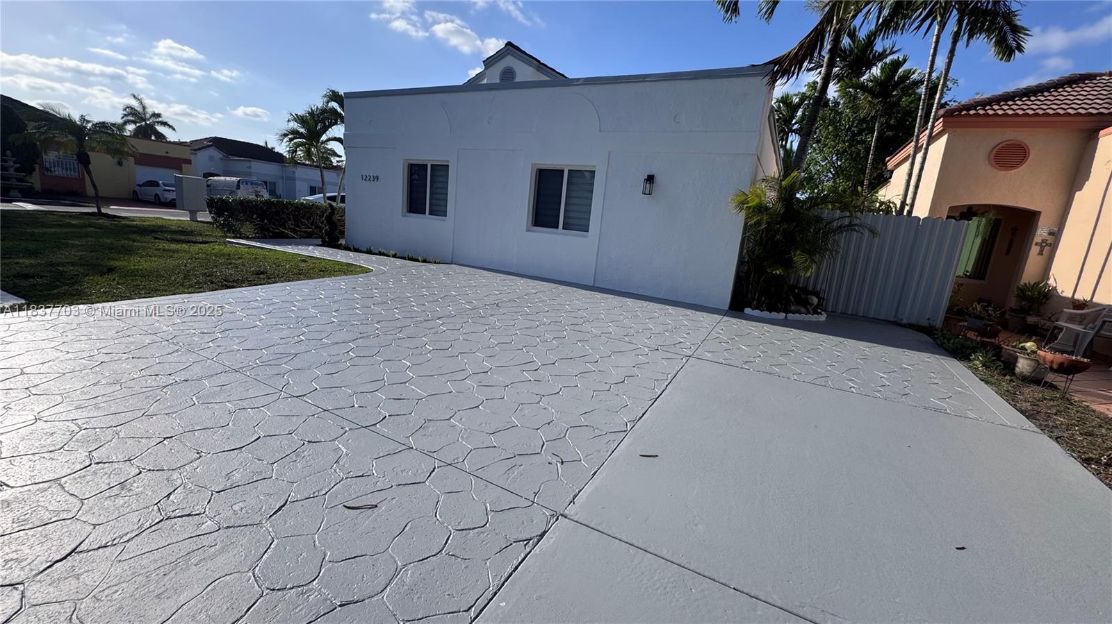 12239 NW 7th St, Miami, FL, 33182/$597,800 3 12239 NW 7th St
